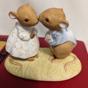 Tiny Talk Mice porcelain figure 1975 collection  Love is a Precious Thing